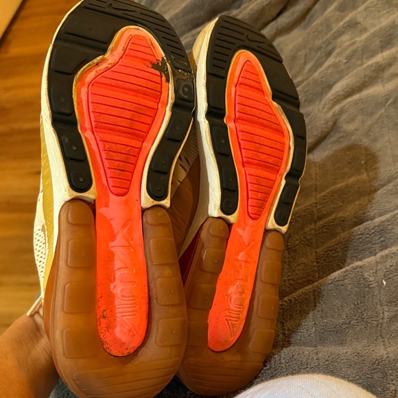 Women’s Nike Air Max Beige, orange, pink & yellow Sneakers, size 9. - Picture 5 of 7